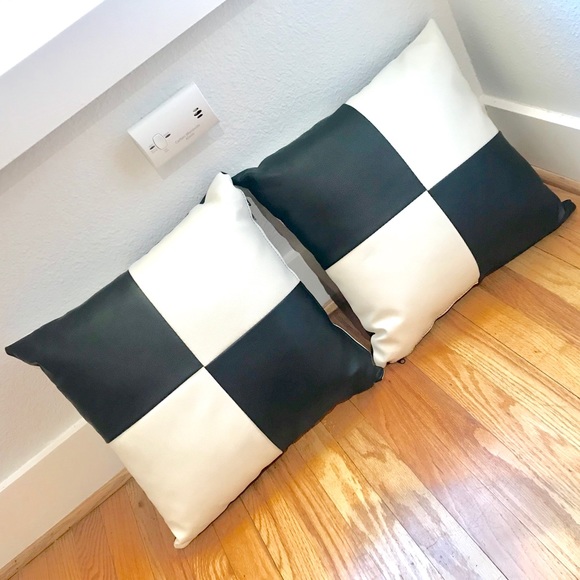 Other - Luxury Pillow Set!